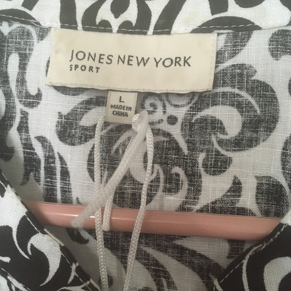 Large size 3/4 sleeve tunic top from Jones New York in Black and White - Picture 2 of 6